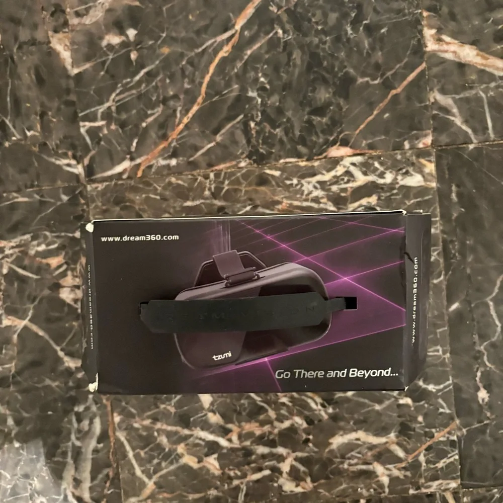 Black Virtual Reality Headset